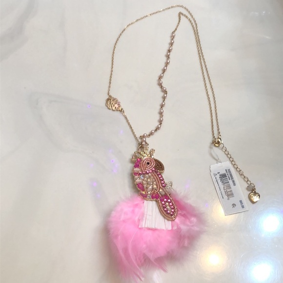 Betsey Johnson Long Necklace Parrot Pendant Crystal Raffia & Feathers NWT - Picture 8 of 16